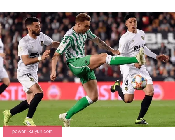 马洛卡主帅风格分析：战术灵活性与球队凝聚力彰显优势