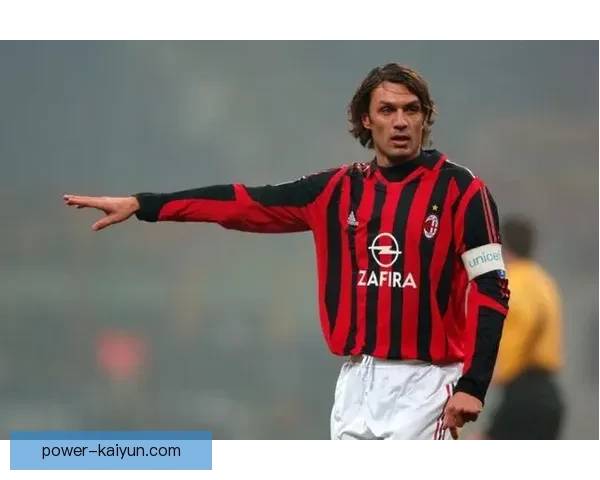 马尔蒂尼在球队中的核心作用彰显出稳定的防守和领导能力。